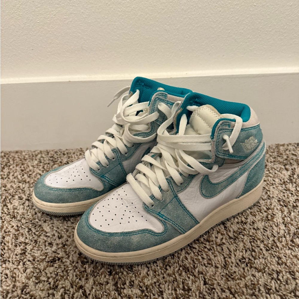Nike Sneakers in Teal and White
